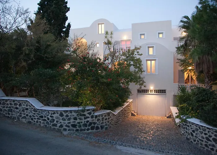 Atrium Villa Fira 